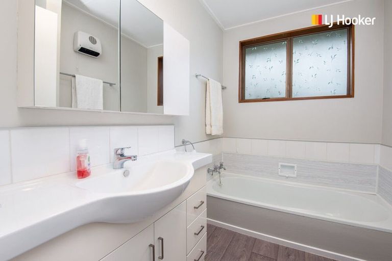 Photo of property in 16 Wickliffe Street, Mosgiel, 9024