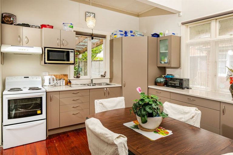 Photo of property in 53 Moa Road, Point Chevalier, Auckland, 1022