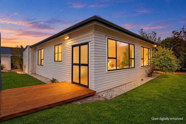 Photo of property in 327a Breezes Road, Aranui, Christchurch, 8061