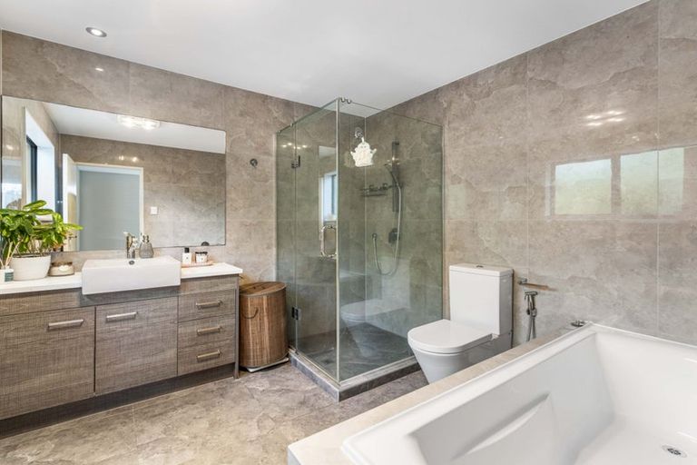 Photo of property in 31 Aldon Lane, The Gardens, Auckland, 2105