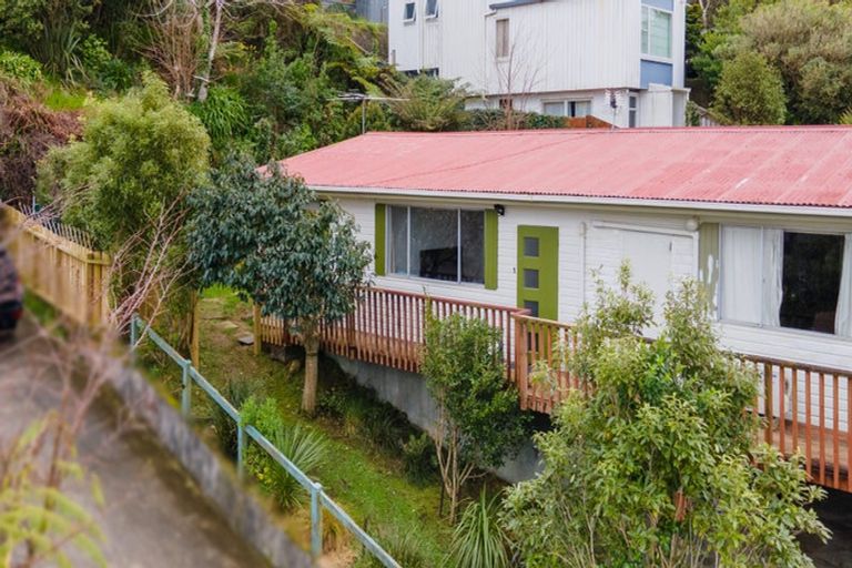 Photo of property in 1/377 Main Road, Tawa, Wellington, 5028