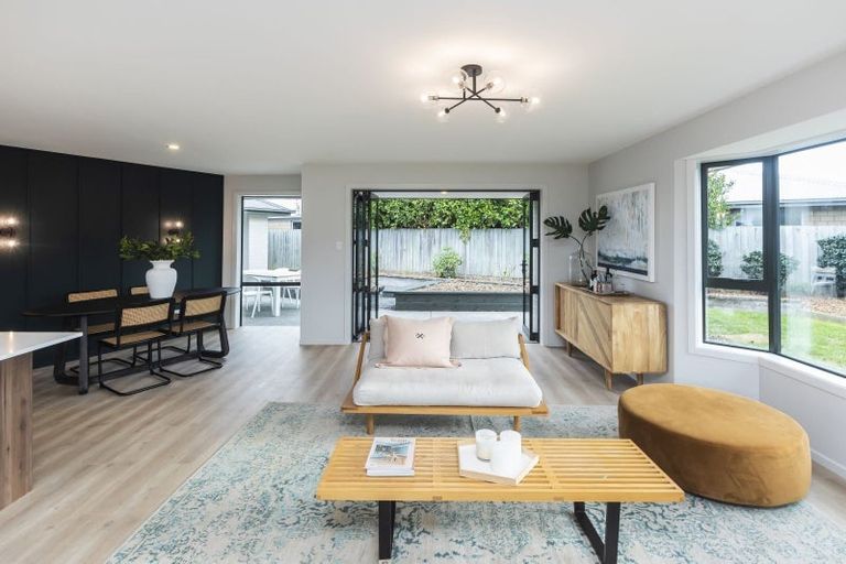 Photo of property in 21 Kingsbridge Drive, Burwood, Christchurch, 8083