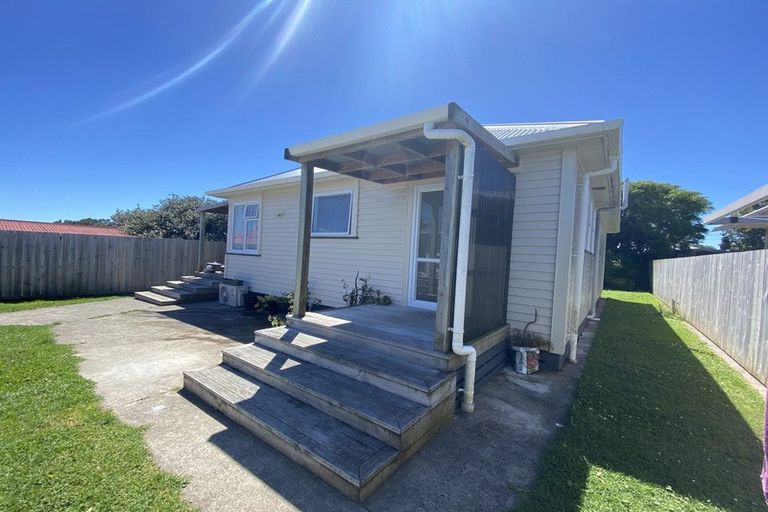 Photo of property in 18a Hutchins Street, Waitara, 4320