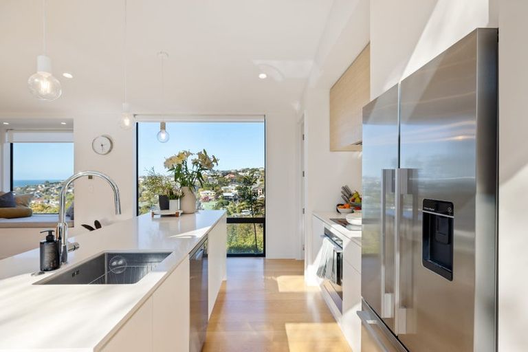 Photo of property in 110 Mount Pleasant Road, Mount Pleasant, Christchurch, 8081