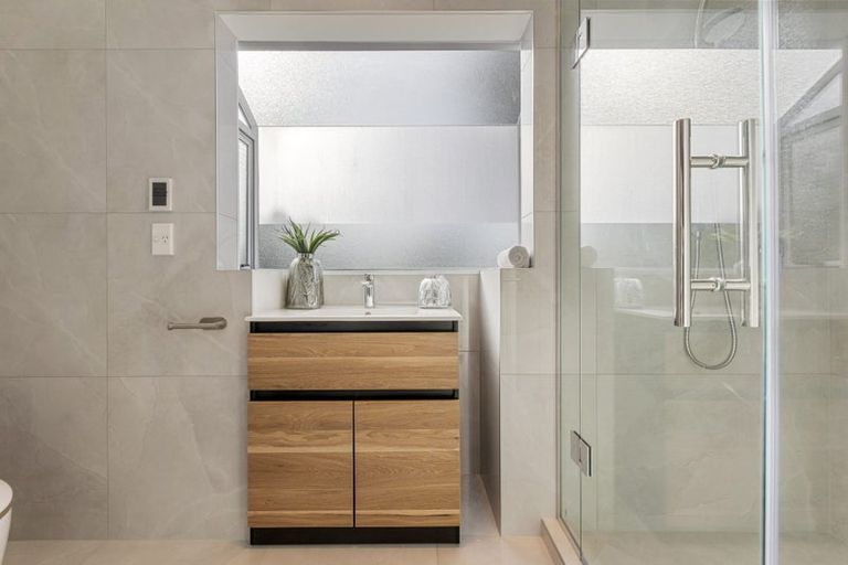 Photo of property in 12 Nedlands Place, Burswood, Auckland, 2013