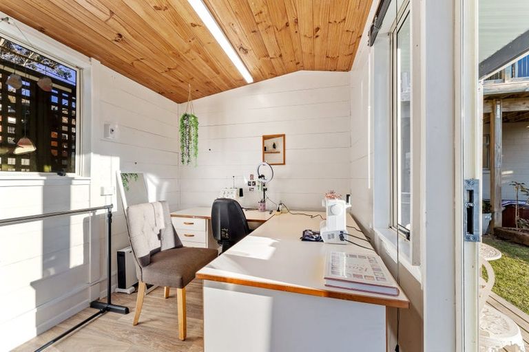 Photo of property in 54 Waiwera Road, Waiwera, Orewa, 0994