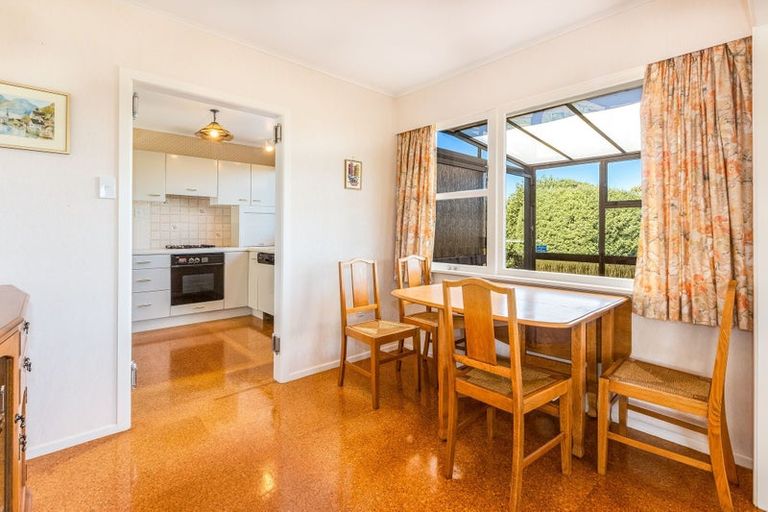 Photo of property in 22 Bushey Way, Maungaraki, Lower Hutt, 5010