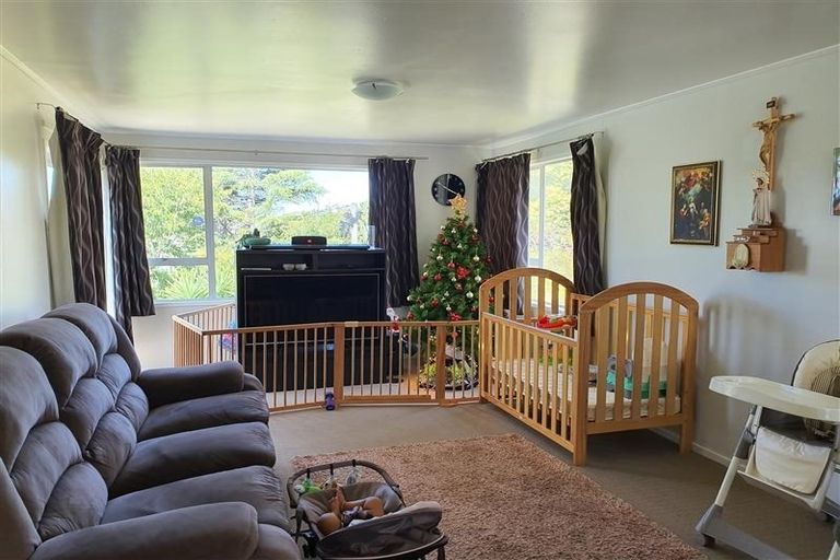 Photo of property in 64a Colwill Road, Massey, Auckland, 0614