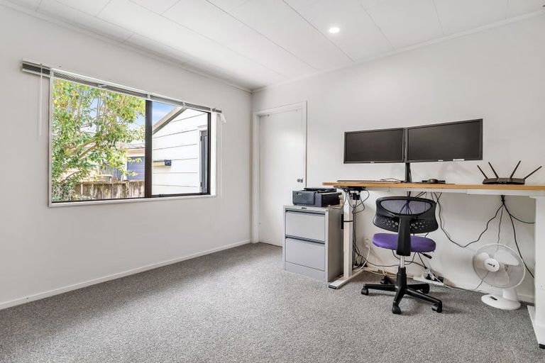 Photo of property in 1/23 Raines Avenue, Forrest Hill, Auckland, 0620