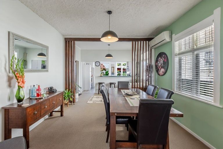 Photo of property in 9 Wha Street, Lyall Bay, Wellington, 6022