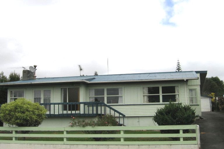 Photo of property in 15 O'donn Avenue, Beach Haven, Auckland, 0626