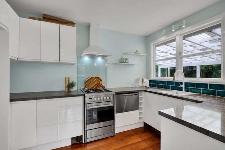 Photo of property in 7 Upjohn Street, Brooklands, New Plymouth, 4310