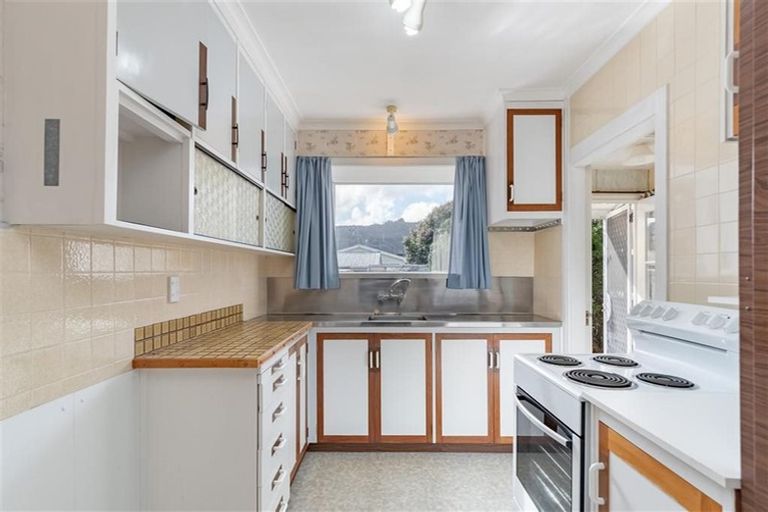 Photo of property in 22 Logan Street, Ebdentown, Upper Hutt, 5018