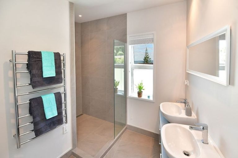 Photo of property in 69 De Luen Avenue, Tindalls Beach, Whangaparaoa, 0930