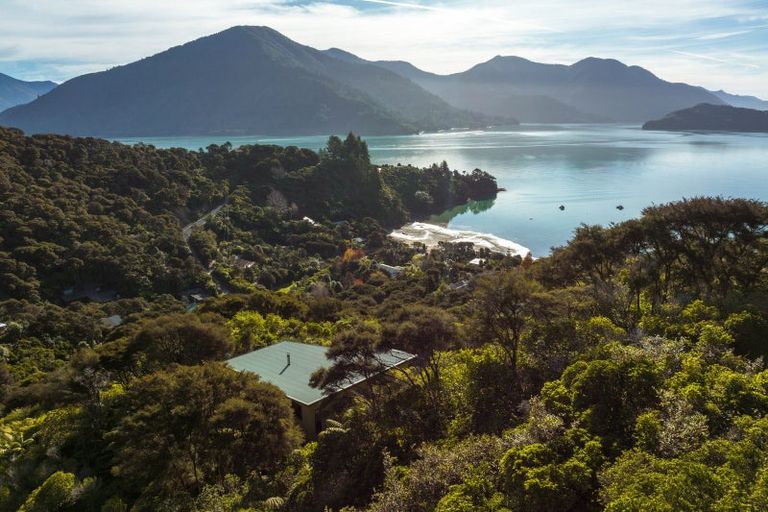 Photo of property in 461 Kenepuru Road, Moetapu Bay, Picton, 7282