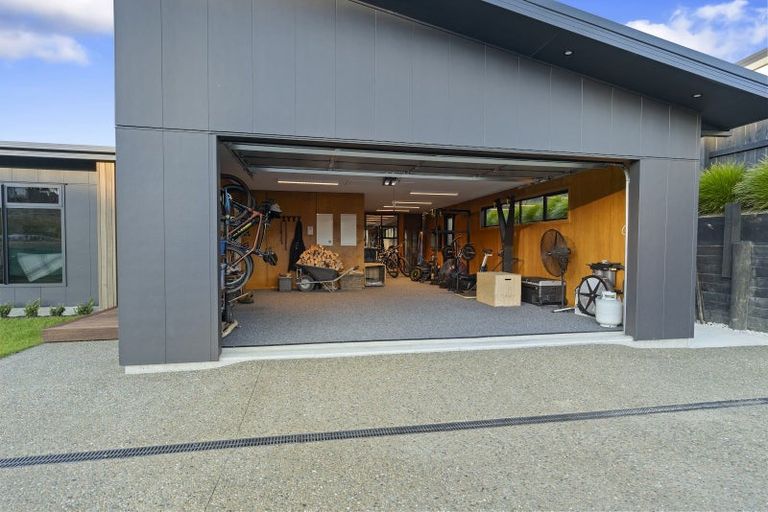 Photo of property in 64 Les Wakefield Road, Mapua, 7005