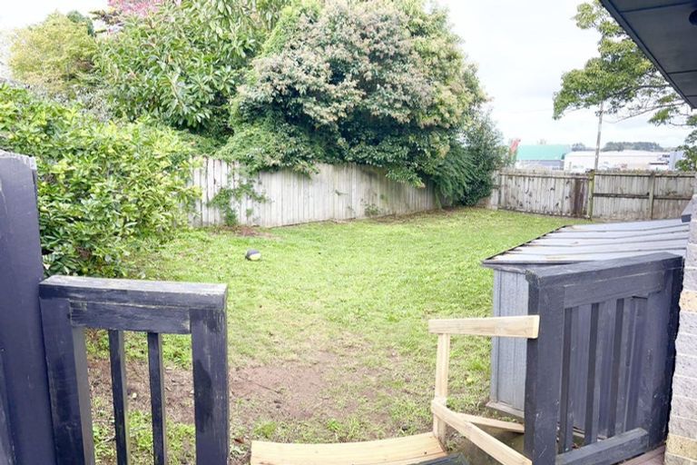 Photo of property in 1 Mack Place, Red Hill, Papakura, 2110