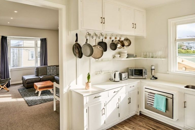 Photo of property in 75a Pirie Street, Mount Victoria, Wellington, 6011