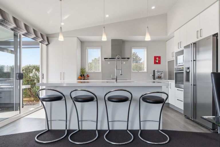 Photo of property in 29 Harding Drive, Papamoa Beach, Papamoa, 3118