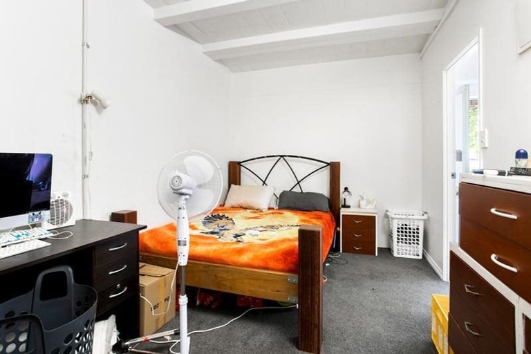 Photo of property in 8a Captain Scott Road, Glen Eden, Auckland, 0602