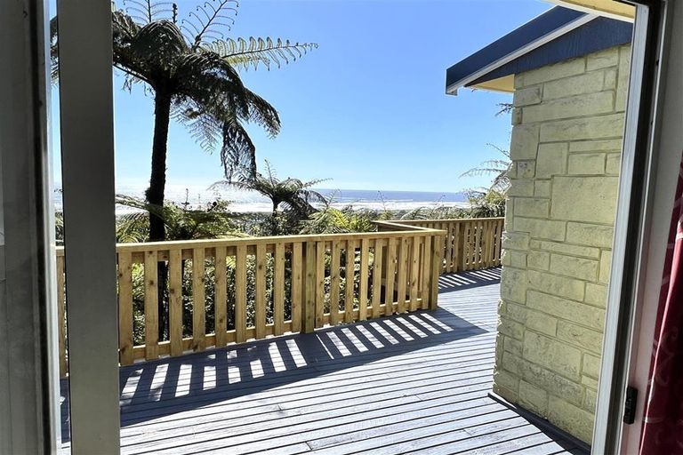 Photo of property in 20 Weenink Road, Karoro, Greymouth, 7805