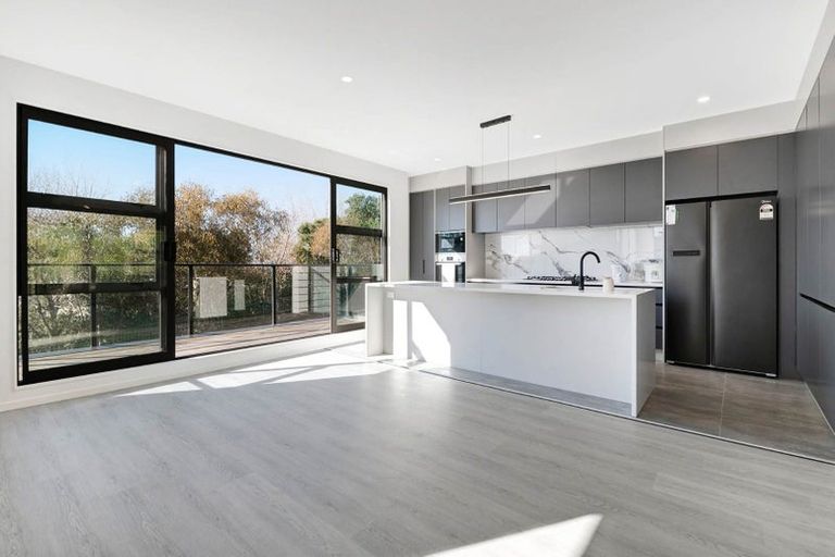 Photo of property in 4 Pleasant Way, Matakatia, Whangaparaoa, 0930