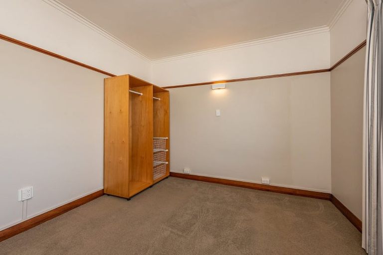 Photo of property in Ionian Flats, 123-125 Brougham Street, Mount Victoria, Wellington, 6011