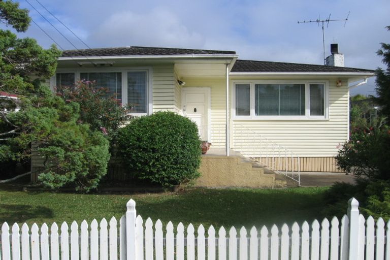 Photo of property in 2/51 Northcote Road, Hillcrest, Auckland, 0627