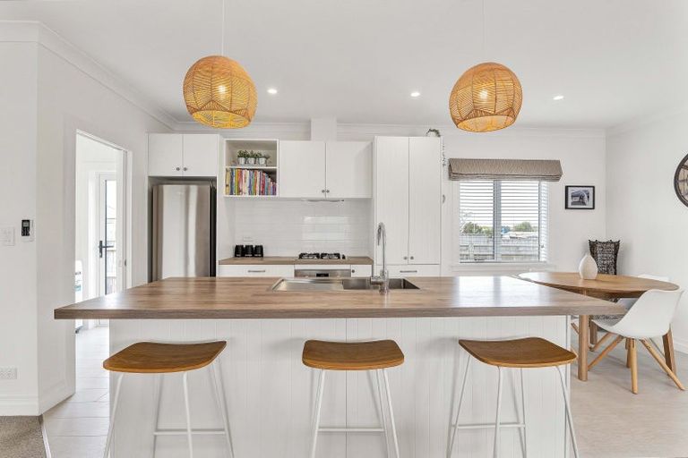 Photo of property in 54a Cloten Road, Stratford, 4332