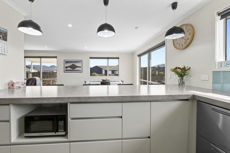 Photo of property in 2 Wentworth Lane, Waiwhakaiho, New Plymouth, 4312