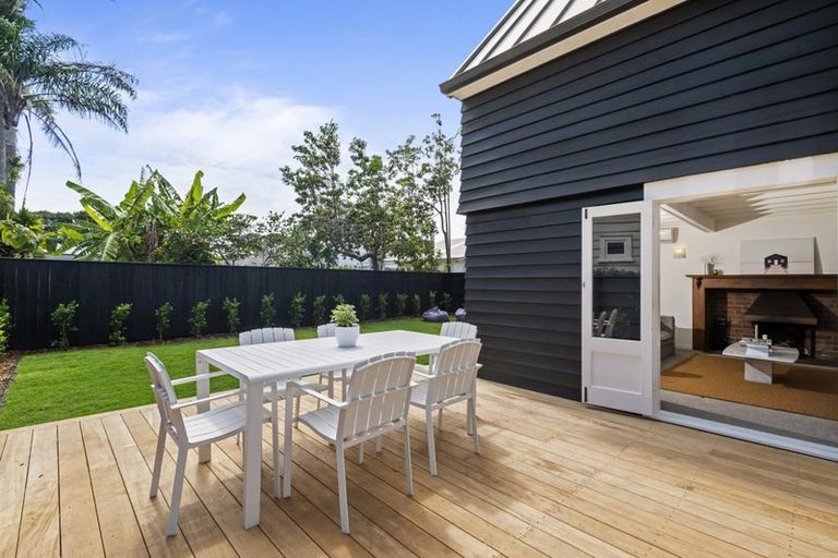 Photo of property in 2a Beaconsfield Street, Devonport, Auckland, 0624