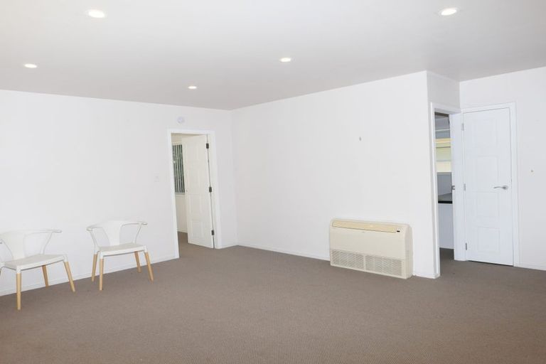 Photo of property in 45 Greenaway Road, Waikanae, 5036