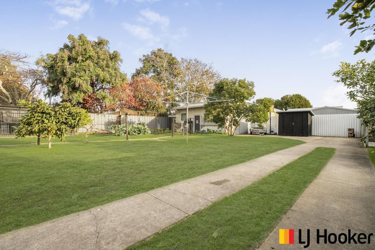 Photo of property in 18 Hill Crescent, Papakura, 2110