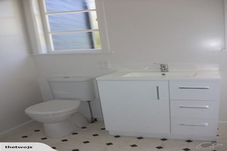 Photo of property in 13 Ames Street, Paekakariki, 5034