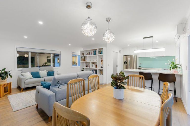 Photo of property in 339a Glenvar Road, Long Bay, Auckland, 0630