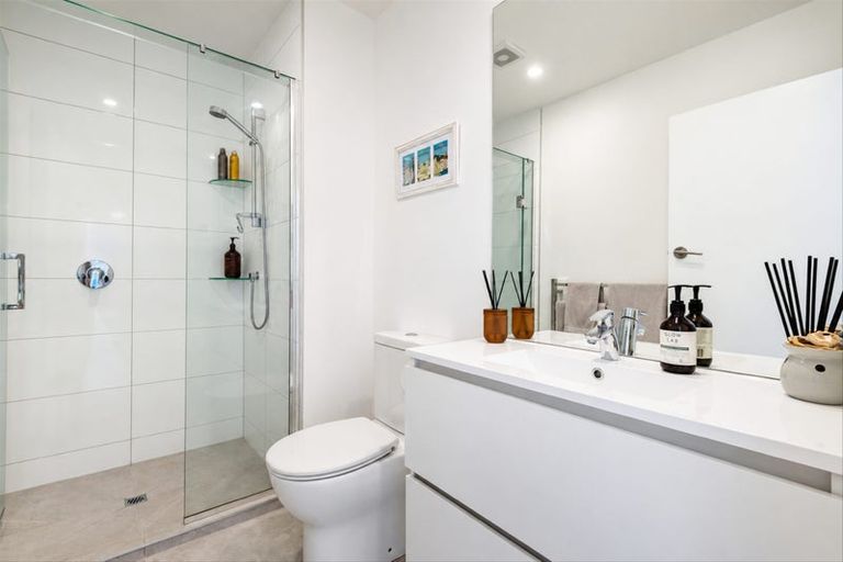 Photo of property in 42 Matipo Road, Mairangi Bay, Auckland, 0630