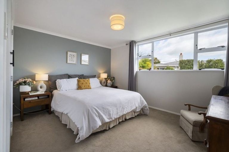 Photo of property in 42 Park Road, West End, Palmerston North, 4412