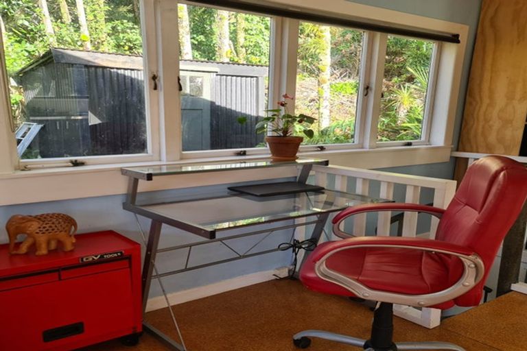 Photo of property in 10-12 Glenesk Road, Piha, New Lynn, 0772