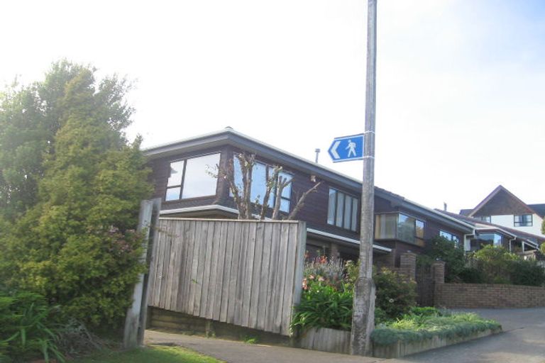 Photo of property in 27 Halladale Road, Papakowhai, Porirua, 5024