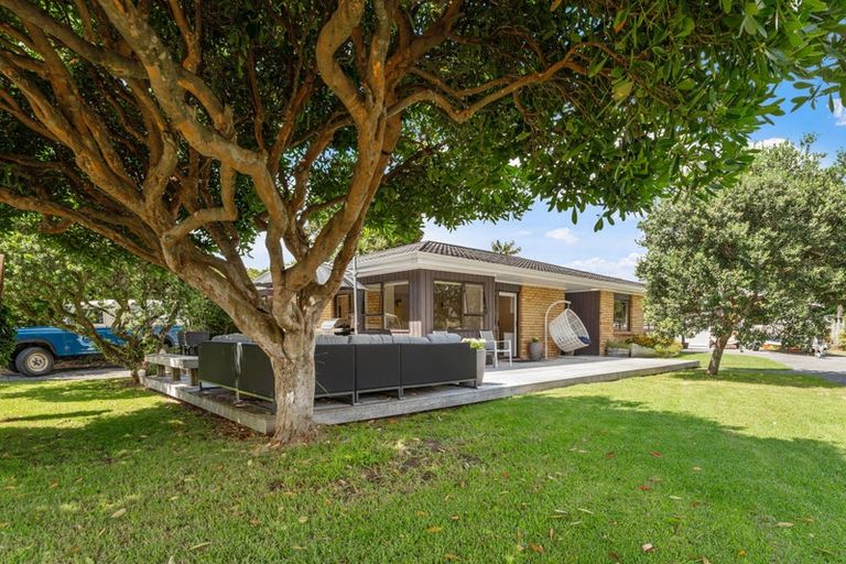 Photo of property in 8 Waimanu Place, Point Wells, 0986