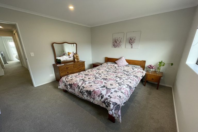 Photo of property in 19 Richard Petterd Way, Swanson, Auckland, 0614