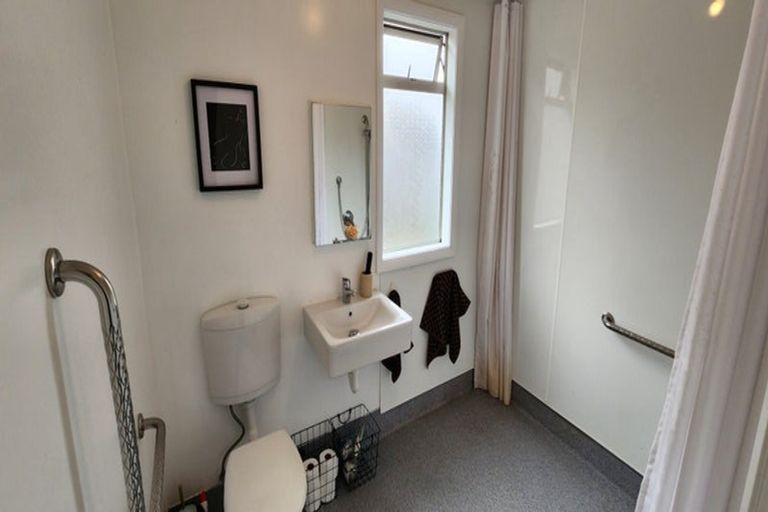 Photo of property in 15 Burns Street, Westown, New Plymouth, 4310