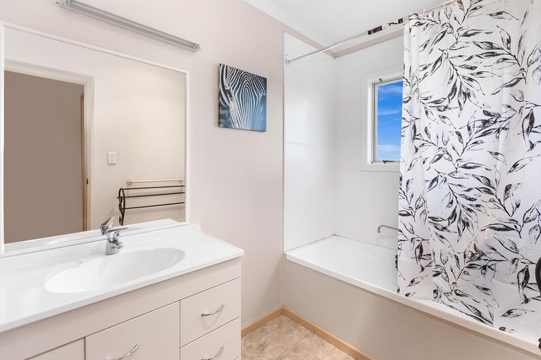 Photo of property in 2 Mcpherson Drive, Morrinsville, 3300