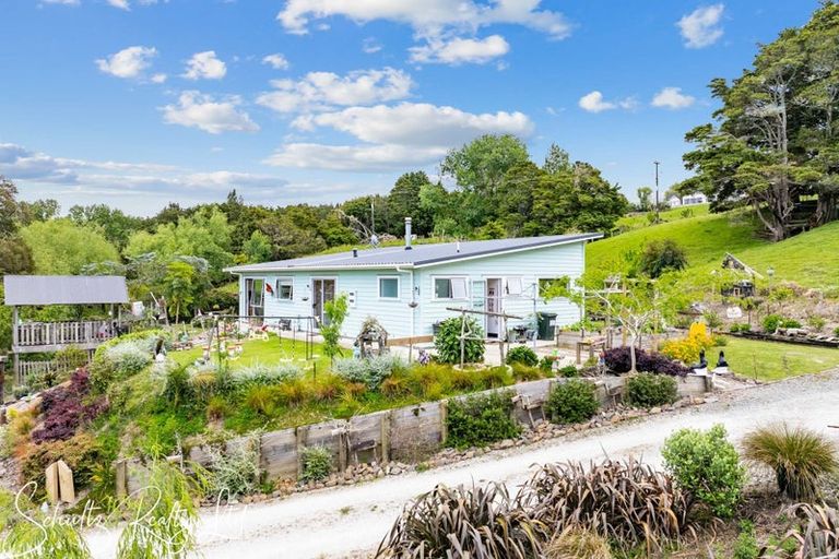 Photo of property in 37 Willow Lane, Maungaturoto, 0588