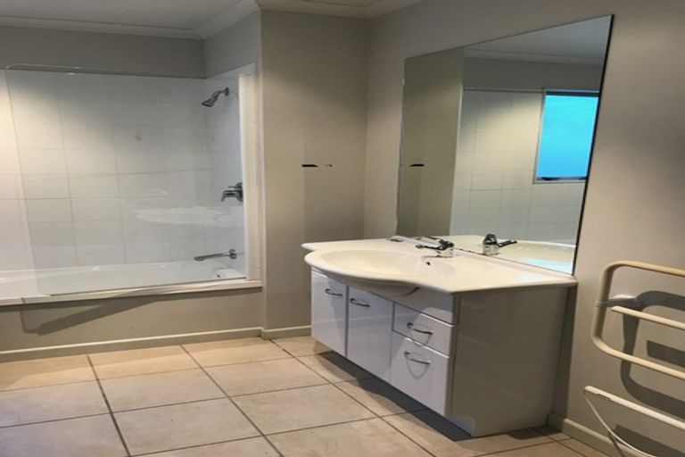 Photo of property in 8/36 Dee Street, Island Bay, Wellington, 6023