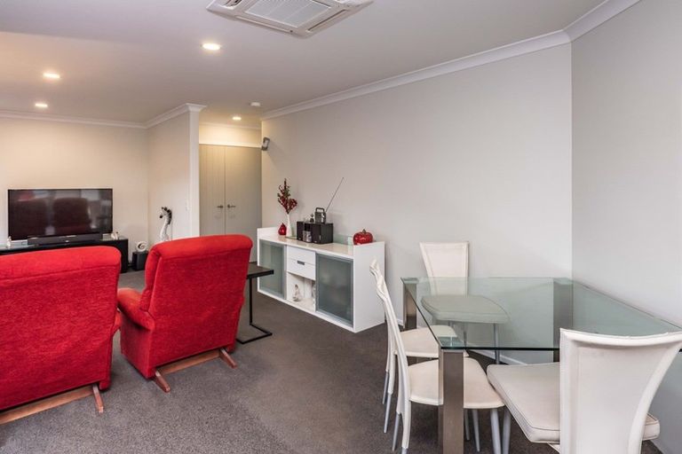 Photo of property in 76 Awatea Avenue, Paraparaumu, 5032