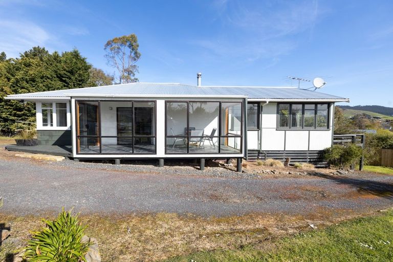 Photo of property in 10 Titri Road, Waihola, Outram, 9073