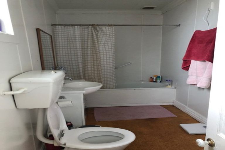 Photo of property in 30 Henry Street, Kilbirnie, Wellington, 6022