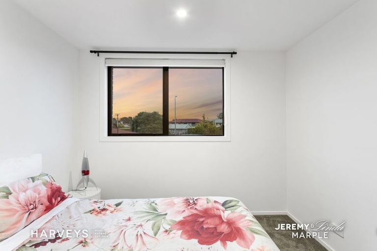 Photo of property in 7/83 Vodanovich Road, Te Atatu South, Auckland, 0610