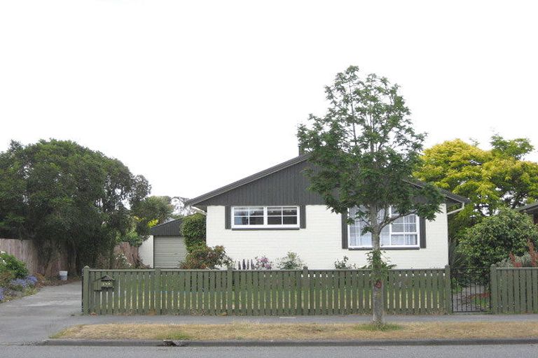 Photo of property in 134 Queenspark Drive, Parklands, Christchurch, 8083